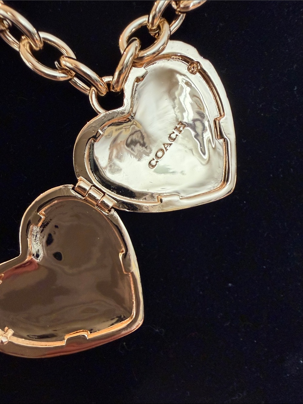Coach Gold-Tone Link Necklace with Multicolor Enamel Heart Locket/pendant NWT - Picture 10 of 17